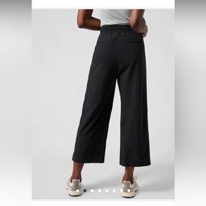 Athleta Avenue Wide leg crop pants